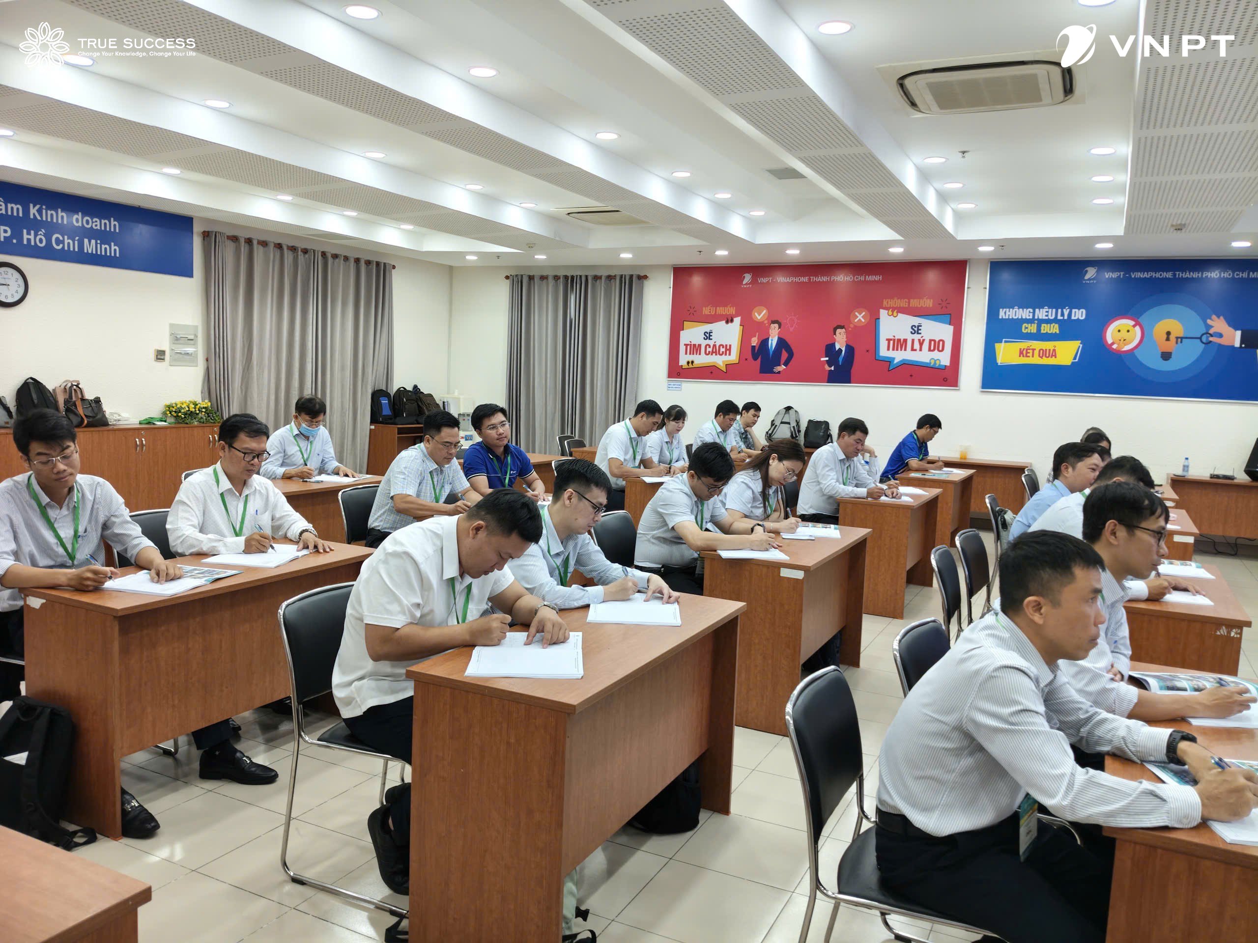 CHƯƠNG TRÌNH PERCOACH – KHAI MỞ NHÂN SỰ INHOUSE VNPT – TP. HỒ CHÍ MINH (K64 & K65) 15 ea4b4cb1f4cd7b9322dc6