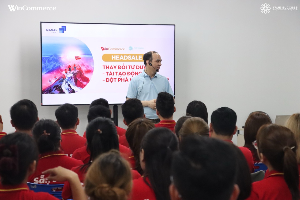 RECAP Chương trình “HEADSALE – TƯ DUY ĐỘT PHÁ” Dành cho đội ngũ kinh doanh WinCommerce (25/05/2026) 24 IMG 1871 lon