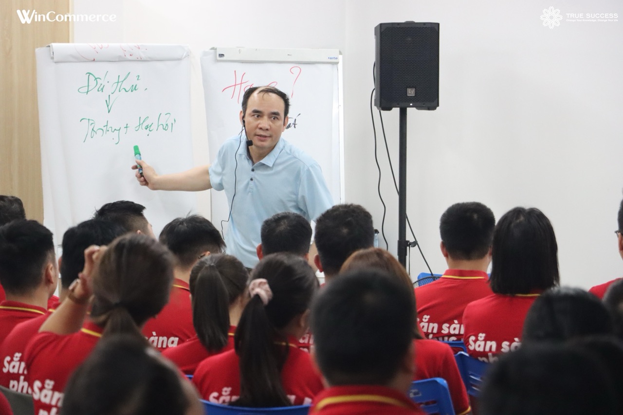 RECAP Chương trình “HEADSALE – TƯ DUY ĐỘT PHÁ” Dành cho đội ngũ kinh doanh WinCommerce (25/05/2026) 25 IMG 1910 lon