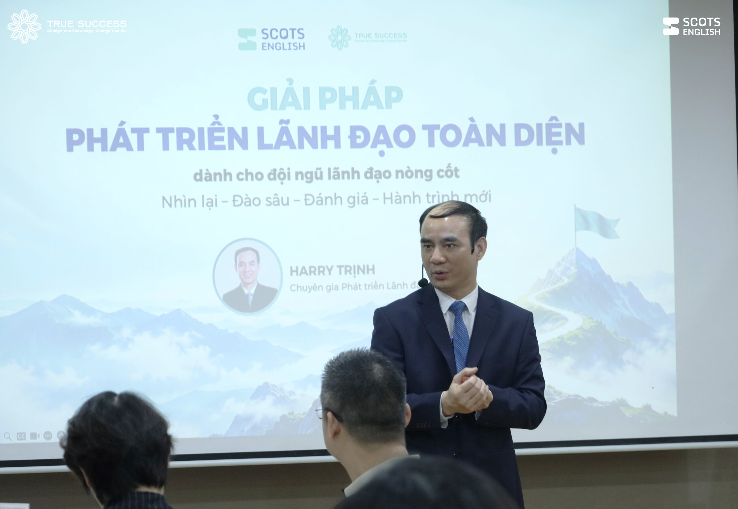 RECAP Chương trình Tổng kết & Tốt nghiệp Gói giải pháp Phát triển Lãnh đạo toàn diện - Inhouse Scots English 13 MG 9308 scaled